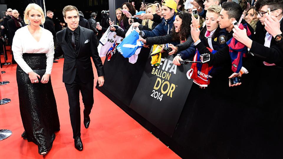 Legenda salah satu klub Liga Jerman (Bundesliga) 2022/23, Bayern Munchen, Philipp Lahm, mengatakan bahwa Sadio Mane lebih baik dari Rober Lewandowski.